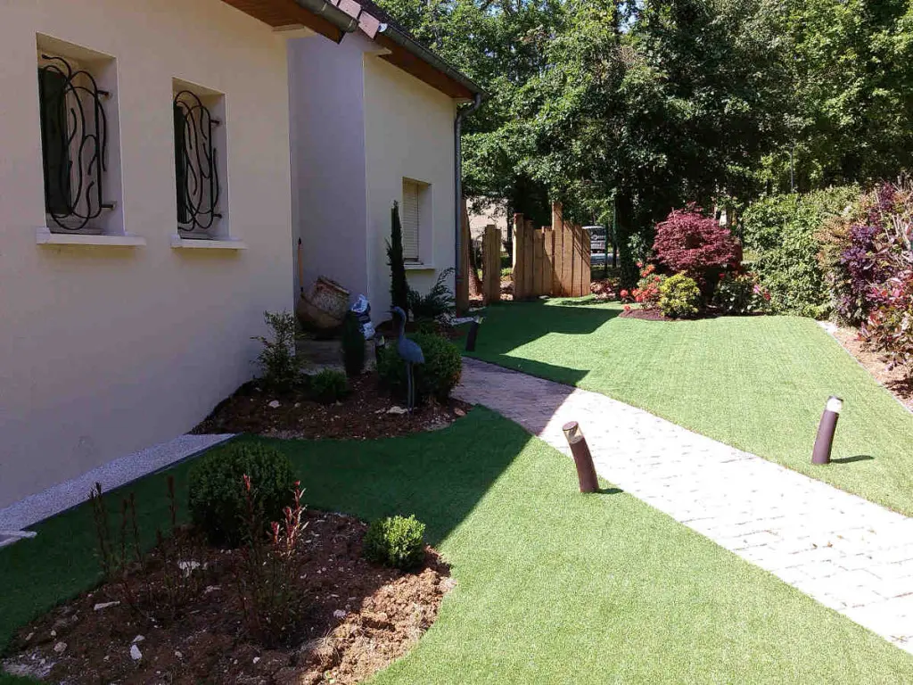 Plantations et gazon Après - C'DECO paysagiste Côte d'Or, Dijon