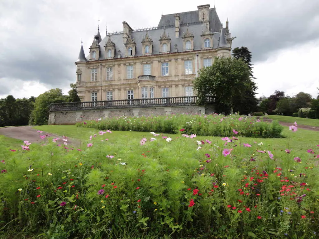 Lycée de Brochon, Plantations et entretien de jardin. Paysagiste Dijon, C'DECO paysagiste