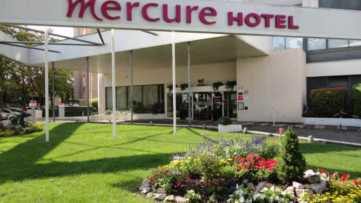 Hotel Mercure Dijon, plantations, et création d'espace vert. Paysagiste Dijon, C'DECO paysagiste
